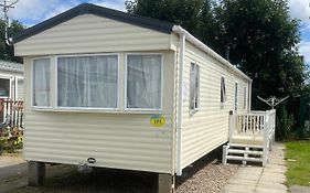 The Luxury Wolds Retreat 6 Berth 3 Bedrooms Beds Made For Arrival Wifi