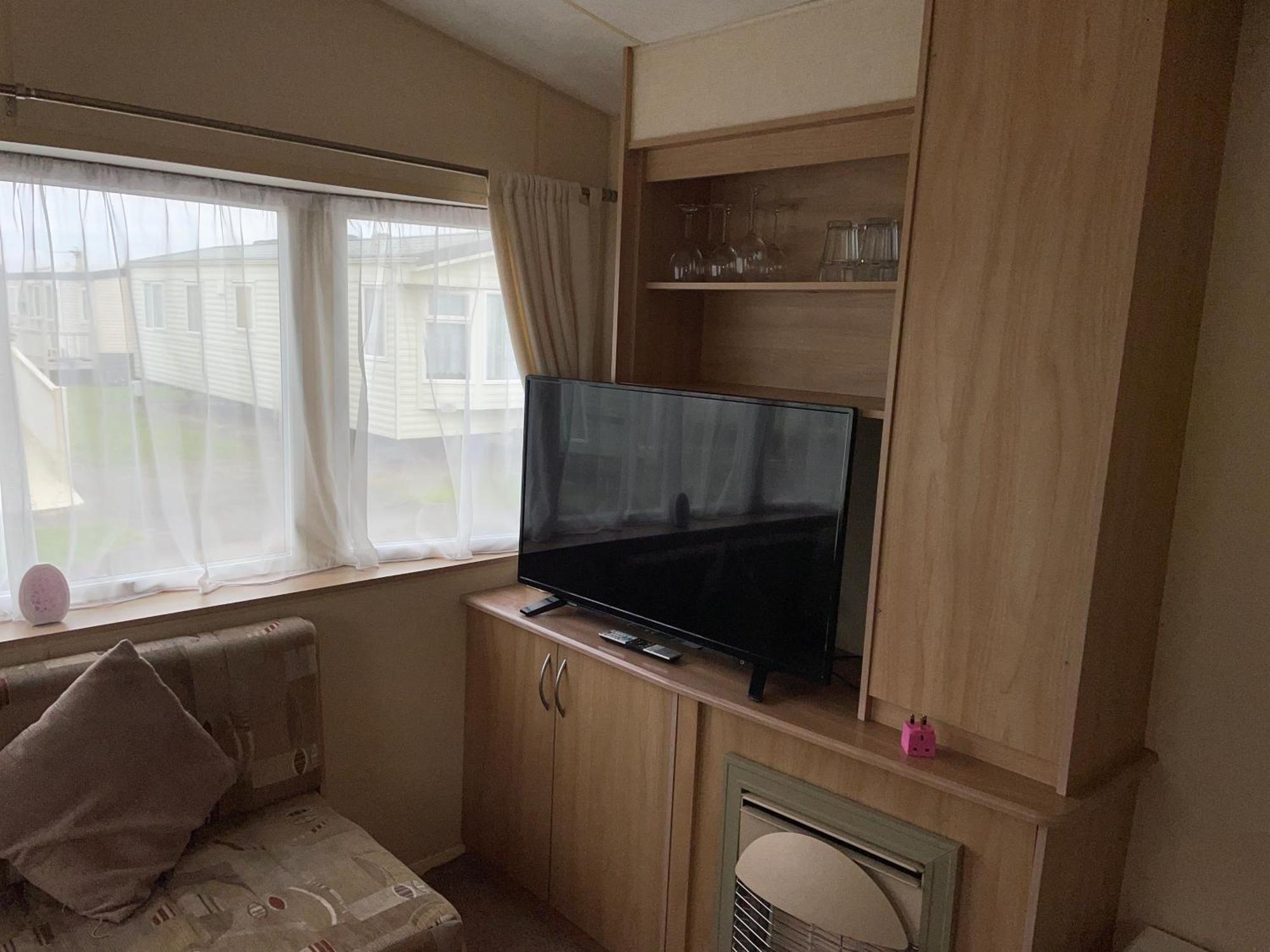 The Luxury Wolds Retreat 6 Berth 3 Bedrooms Beds Made For Arrival Wifi Ingoldmells Exterior photo