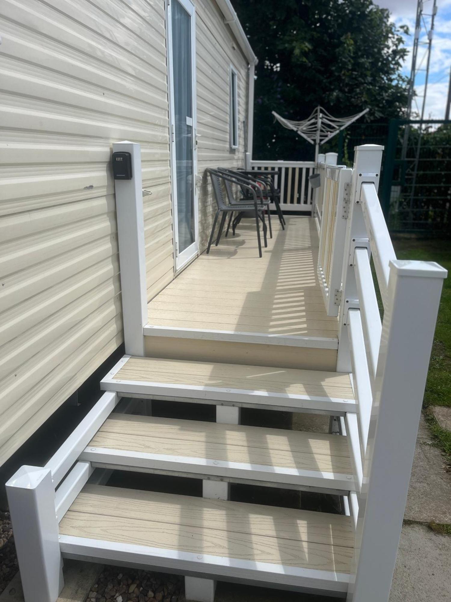 The Luxury Wolds Retreat 6 Berth 3 Bedrooms Beds Made For Arrival Wifi Ingoldmells Exterior photo